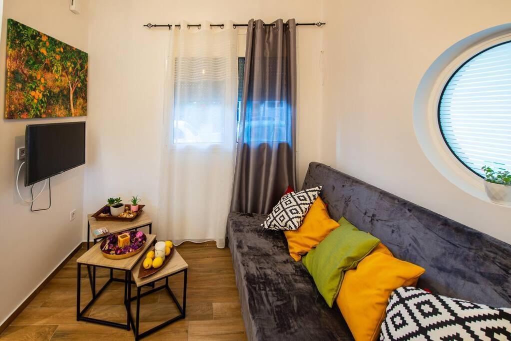 Lemon Garden Stylish Private Apartment Kalamáta Eksteriør bilde